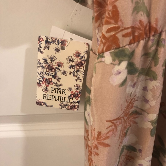 Pink Republic Pink Floral Dress with Puff Cap Sleeves - Picture 13 of 15